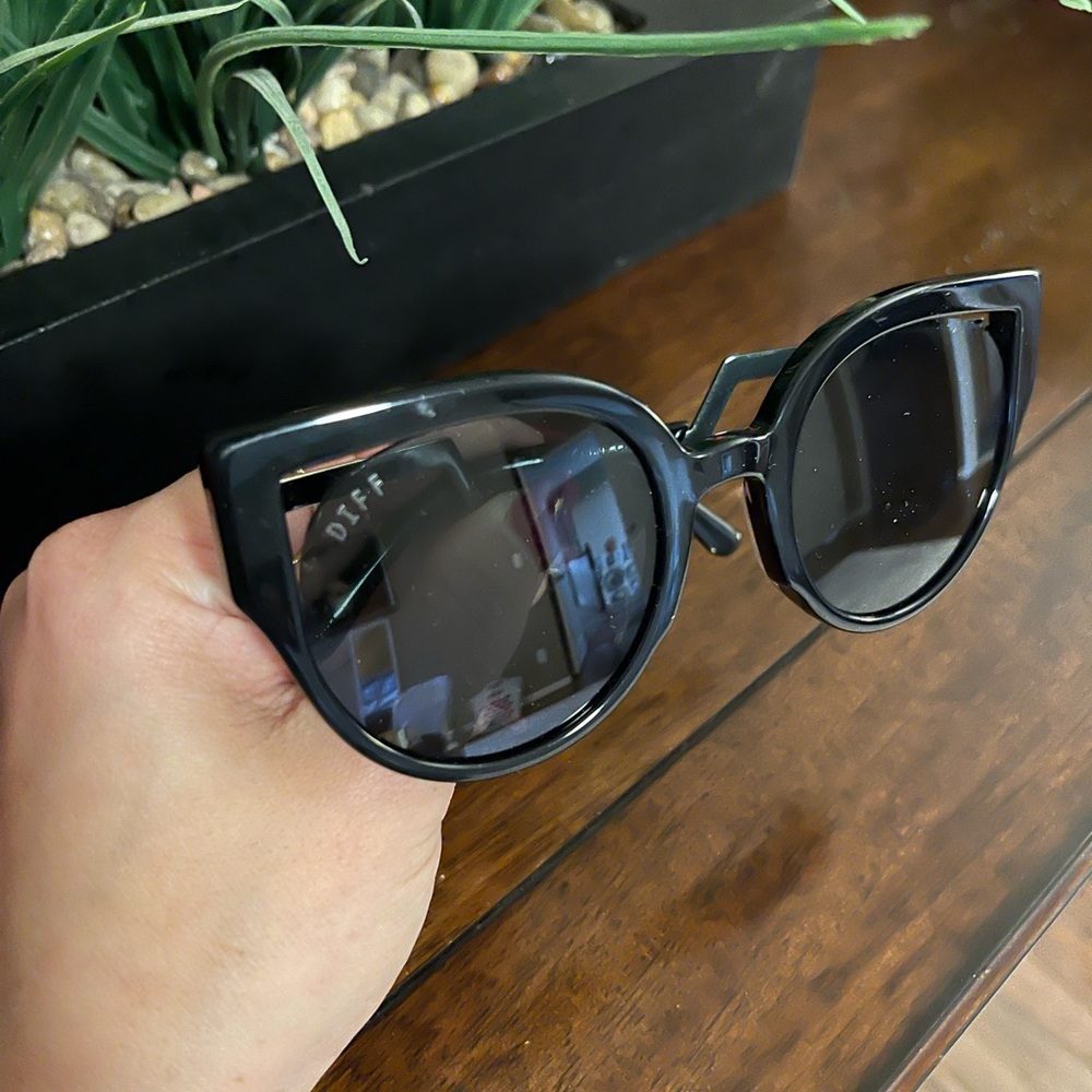 Diff Sunglasses - image 2